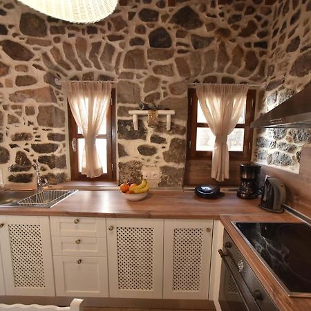 Patriko Nisyrian Guesthouse Mandrákion Extérieur photo